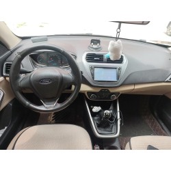 فورد Escort 1.5L يدوي راحة موديل 2015 (مستعملة)