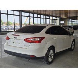 Ford Focus 2012 Berline 2.0L Automatique Vaisseau amiral (Occasion)