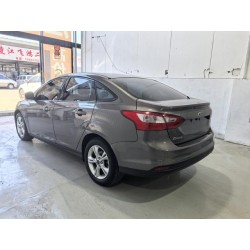 Ford Focus 2012 Sedan 1.6L Automatisch Trend (Tweedehands)