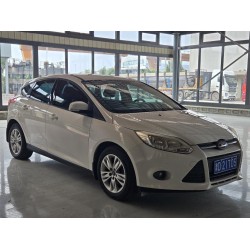 Ford Focus 2012 Hatchback 1.6L Automatisch Comfort (Tweedehands)