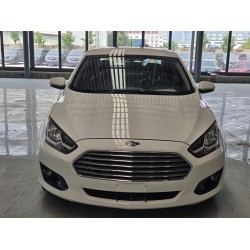 フォード Escort 2015年式 1.5L オートマチック ファッション(中古車)
