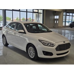 フォード Escort 2015年式 1.5L オートマチック ファッション(中古車)