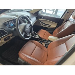 フォード Escort 2015年式 1.5L オートマチック ファッション(中古車)
