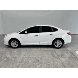 بويك Excelle GT GT 1.6L أوتوماتيك الموديل موديل 2013 (مستعملة)