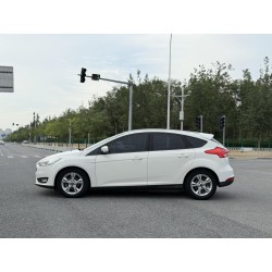 フォード Focus 2017年式 ハッチバック 1.6L オートマチック コンフォート スマートドライブ(中古車)