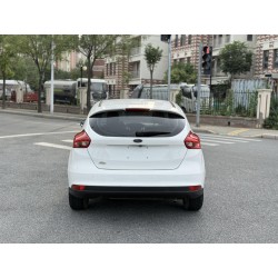 フォード Focus 2017年式 ハッチバック 1.6L オートマチック コンフォート スマートドライブ(中古車)