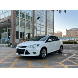 Ford Focus 2012 Sedan 1.6L Automatisch Comfort (Tweedehands)