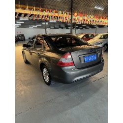 Ford Focus 2013 Sedan Classic 1.8L Automatisch Basis (Tweedehands)