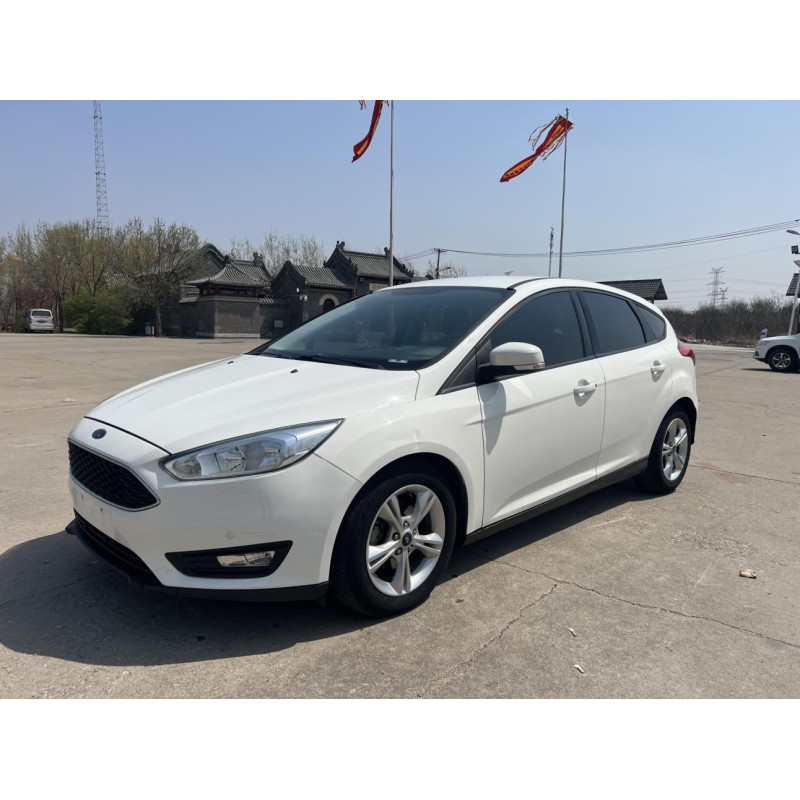 Ford Focus 2015 Hatchback 1.6L Automático Confort (Usado)