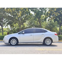 بويك Excelle GT GT 1.8L أوتوماتيك الموديل جلد موديل 2011 (مستعملة)
