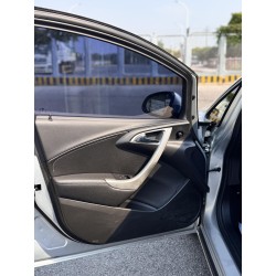 بويك Excelle GT GT 1.8L أوتوماتيك الموديل جلد موديل 2011 (مستعملة)