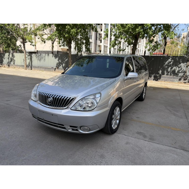 بیوک GL8 2.4L کلاسیک مدل 2014 (کارکرده)