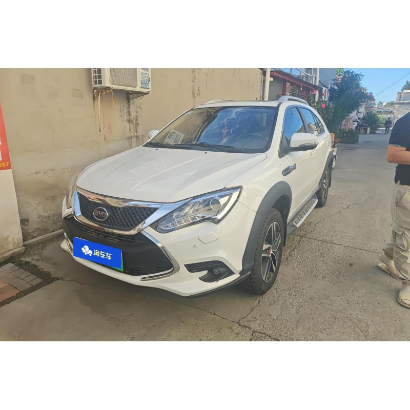 بی‌وای‌دی Tang DM DM 2.0T چهارچرخ محرک پرچمدار مدل 2015 (کارکرده)