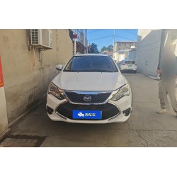 بی‌وای‌دی Tang DM DM 2.0T چهارچرخ محرک پرچمدار مدل 2015 (کارکرده)