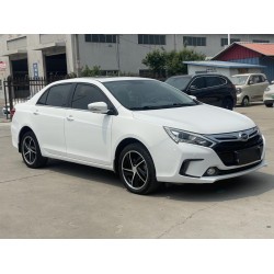 BYD Qin DM 2015 1.5T Doppelmeister Flaggschiff Plus (Gebrauchtwagen)