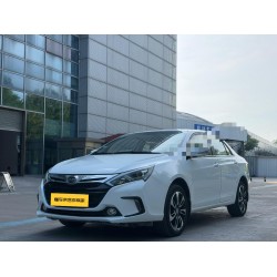 BYD Qin DM 2015 1.5T Doppelmeister Flaggschiff Plus (Gebrauchtwagen)