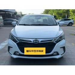 BYD Qin DM 2015 1.5T Doble campeón Buque insignia Plus (Usado)