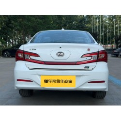 BYD Qin DM 2015 1.5T Doble campeón Buque insignia Plus (Usado)