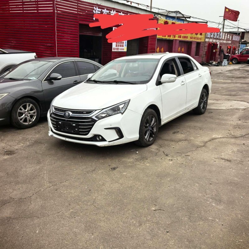 BYD Qin DM 2017 1.5T Prestigio (Usado)