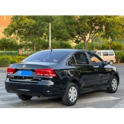 Volkswagen Santana 2015 1.6L Automatique Tendance (Occasion)