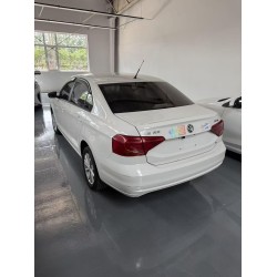 فولکس‌واگن Jetta 1.5L اتوماتیک مد روز مدل 2017 (کارکرده)