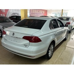 فولكس فاجن Bora 1.6L أوتوماتيك راحة موديل 2017 (مستعملة)
